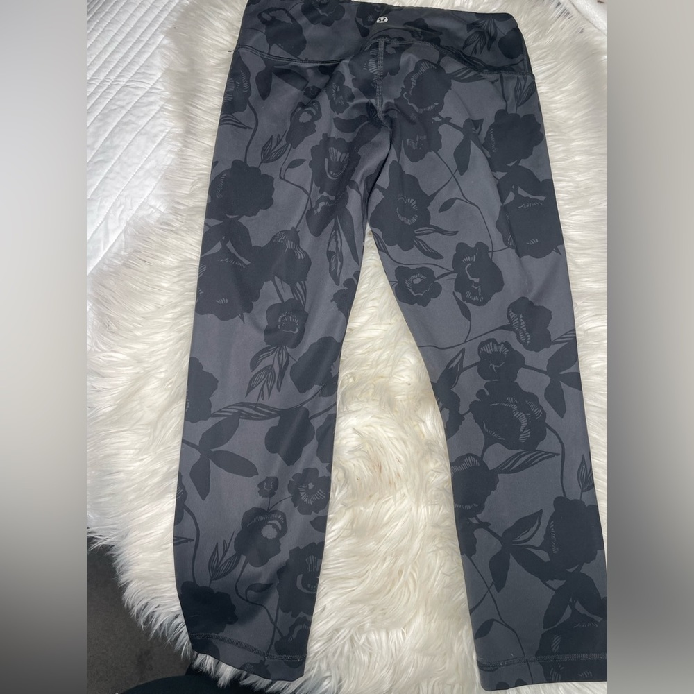 Lululemon - Picture 6 of 6